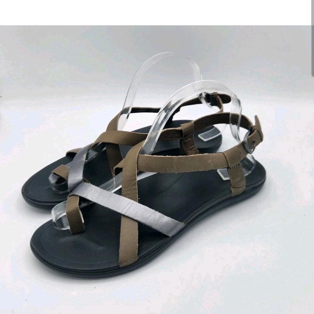 Olukai Upena women's Size 8 Slingback Brown Silver Leather Casual Sandal Buckle
